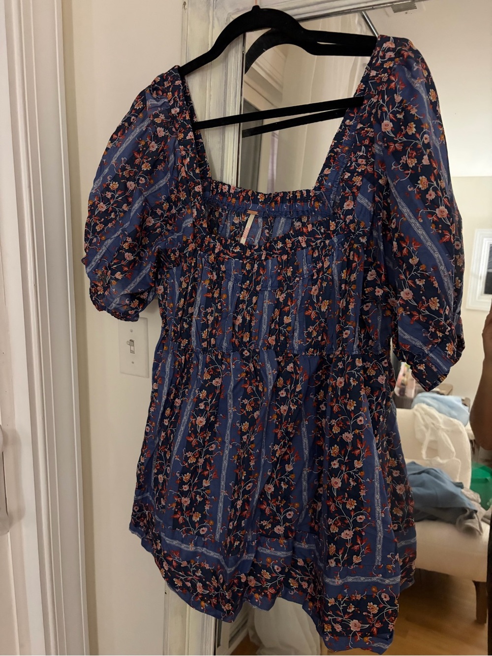 Free People Women’s Navy Floral Puff-Sleeve Top